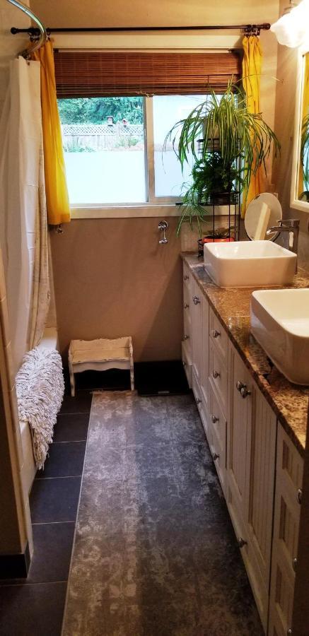 Creekside Bed And Breakfast Guest Room Deerhorn Екстериор снимка